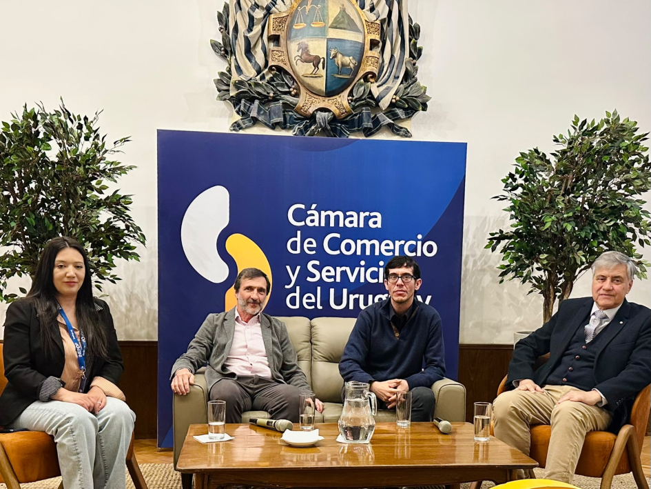 Encuentro nacional de comités locales y departamentales de INEFOP Autoridades en la mesa