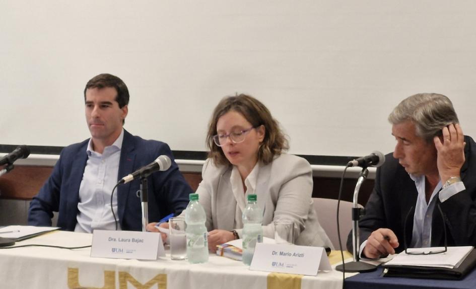 Bajac reafirmó compromiso del MTSS con un modelo laboral inclusivo y sustentable Directora del MTSS en jornadas de Derecho Laboral de UM