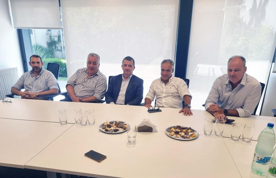 Teijeiro se reunió con directivos de la Cámara de la Construcción Con directivos de la Cámara de la Construcción