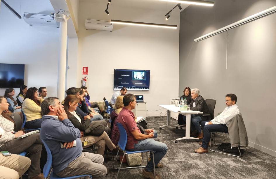 Puig: “Es fundamental asociar el trabajo con la vida” Puig, Bouret y Pereira en CCU