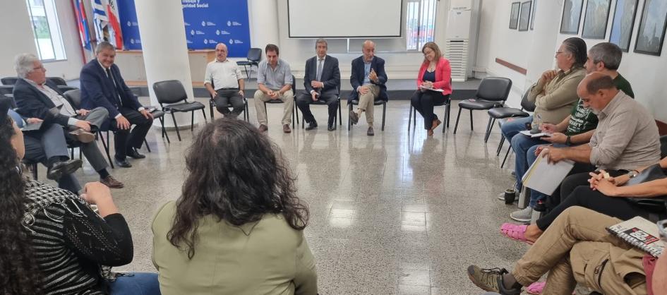 Mieres anunció en CST aumento del SMN Consejo Superior Tripartito del 18 de diciembre de 2023