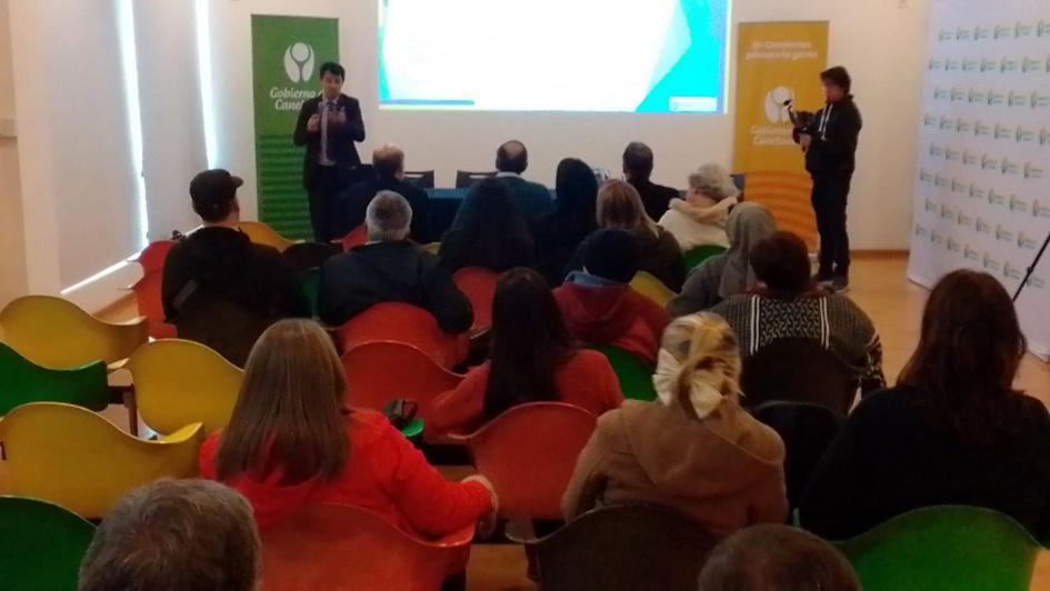 Actividades difusión Ley de Promoción del Empleo Autoridades en encuentro en Canelones