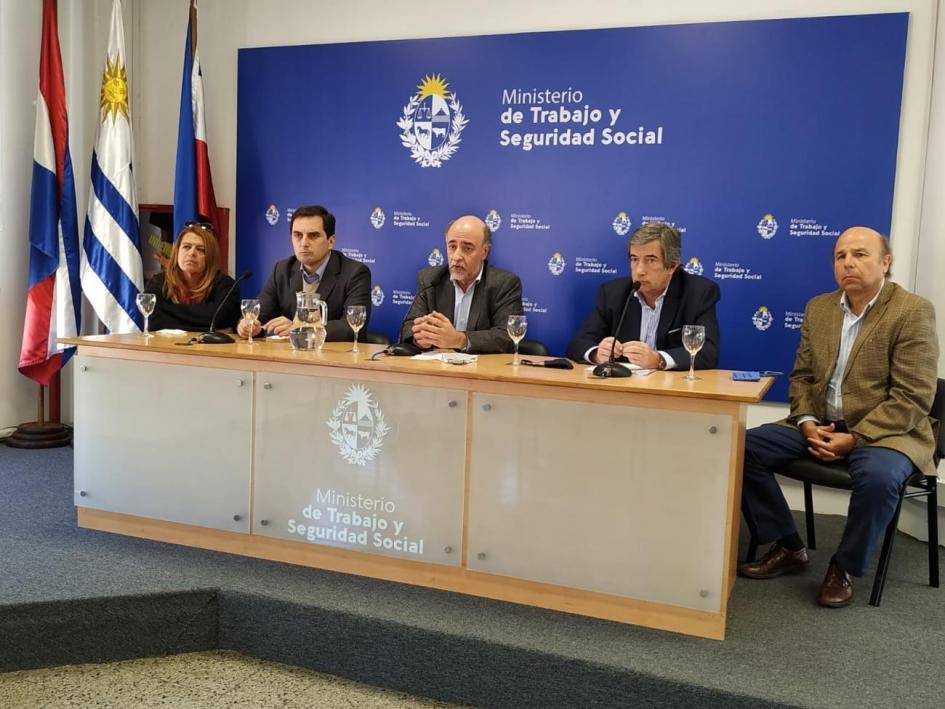 Conferencia de prensa del ministro de Trabajo y Seguridad Social Pablo Mieres