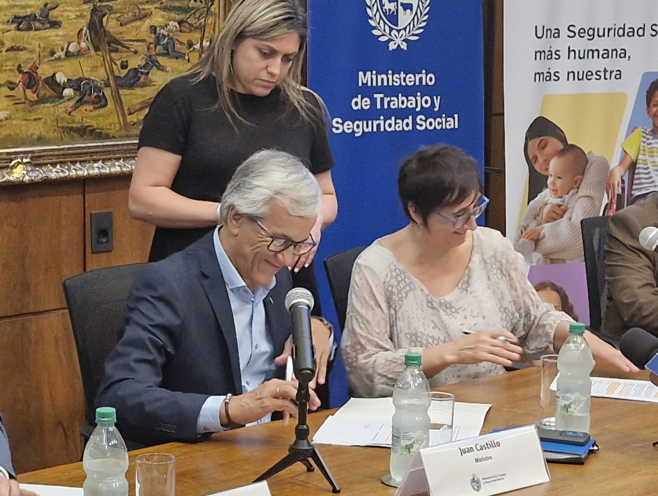 Castillo y Pardo firman convenio MTSS BPS