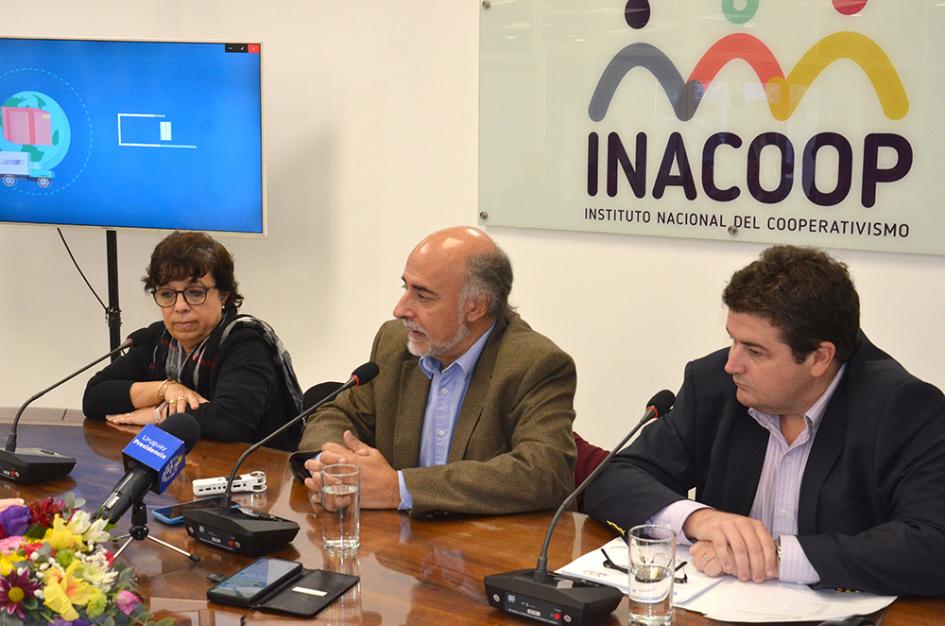 Mieres, Fernánadez y Maneiro en lanzamiento de premios Miguel Cardozo Mieres, Fernánadez y Maneiro en lanzamiento de premios Miguel Cardozo