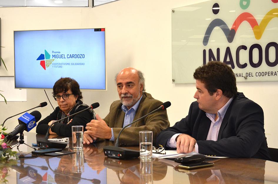 Mieres, Fernánadez y Maneiro en lanzamiento de premios Miguel Cardozo Mieres, Fernánadez y Maneiro en lanzamiento de premios Miguel Cardozo