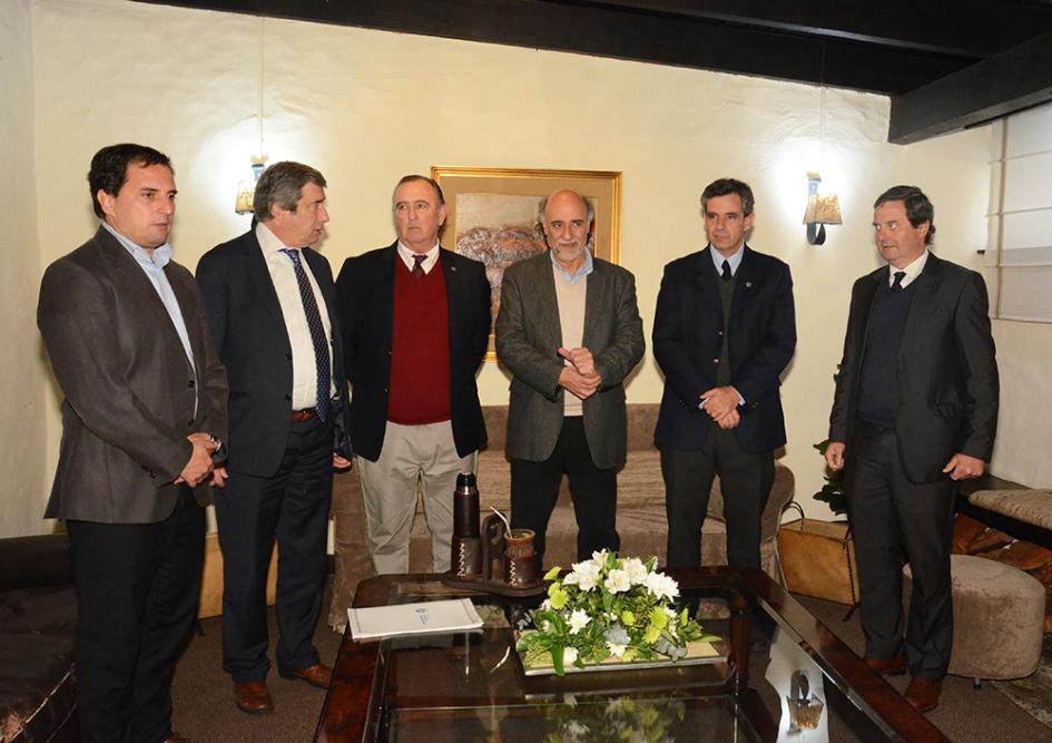 Autoridades del MTSS y ARU Autoridades del MTSS y ARU