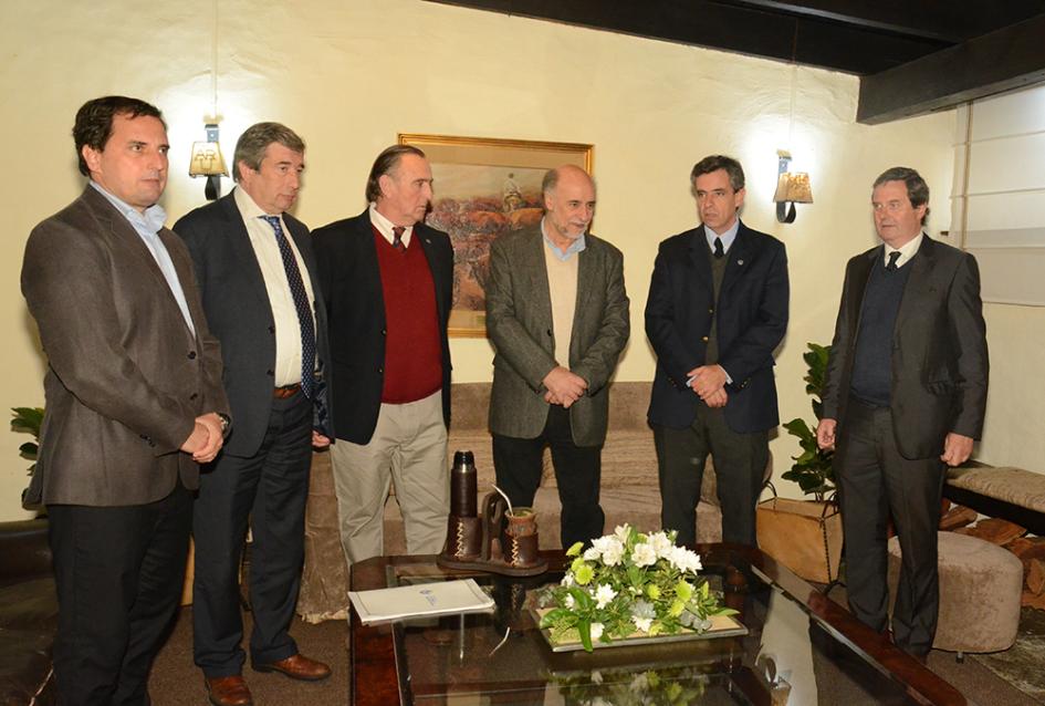 Autoridades del MTSS y ARU Autoridades del MTSS y ARU