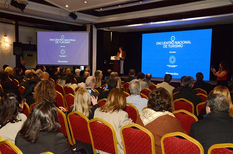 Encuentro Nacional de Turismo Público presente