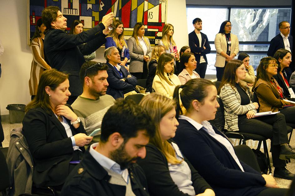 Ministro Mieres expuso en el Recruiting Day Ministro Mieres expuso en el Recruiting Day
