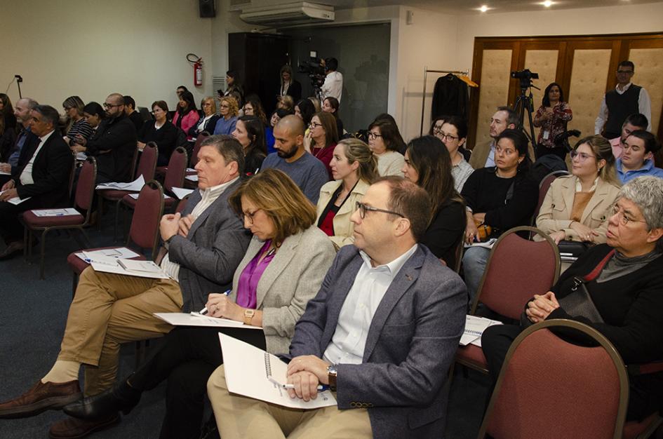 Público asistente a seminario: “Formación Profesional y Empleo en el sector TI" Público asistente a seminario: “Formación Profesional y Empleo en el sector TI"