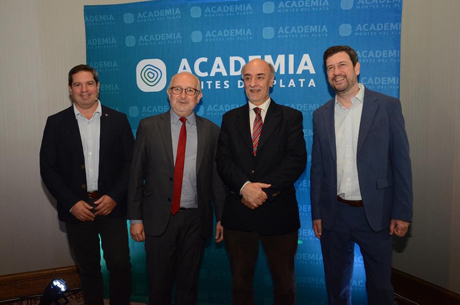 Mieres expuso en evento para dialogar sobre la Academia de Montes del Plata Autoridades