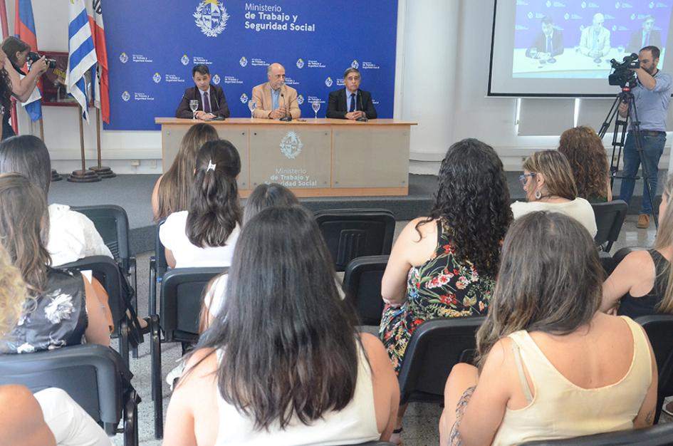 Público presente Lanzamiento Yo Estudio y Trabajo para el sector privado