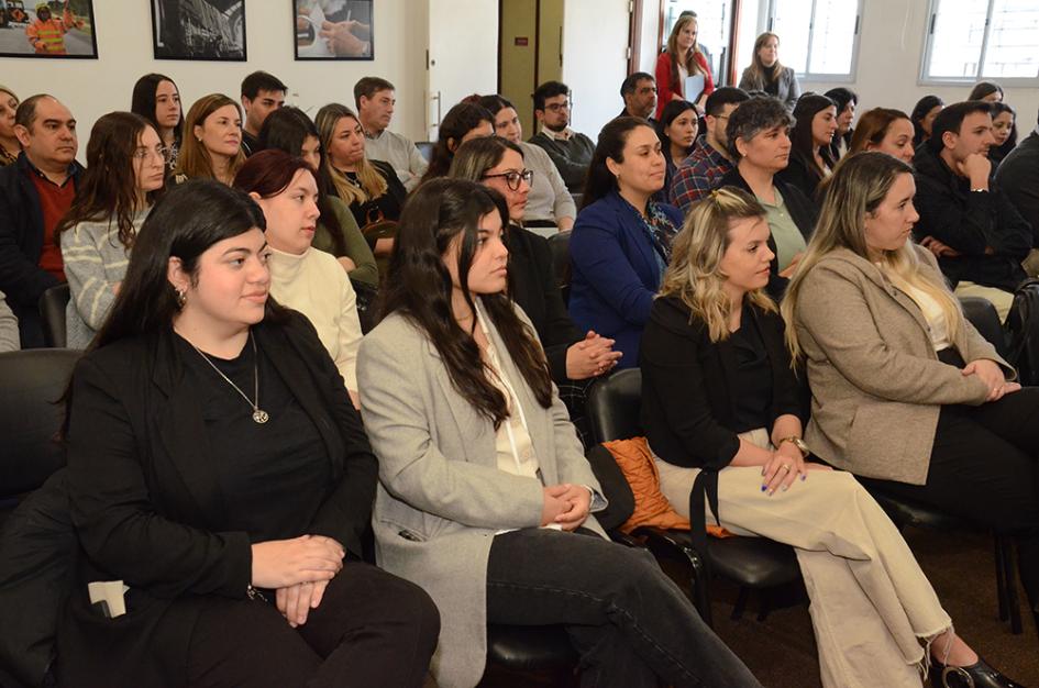 Bienvenida a pasantes de relaciones laborales Bienvenida a pasantes de relaciones laborales