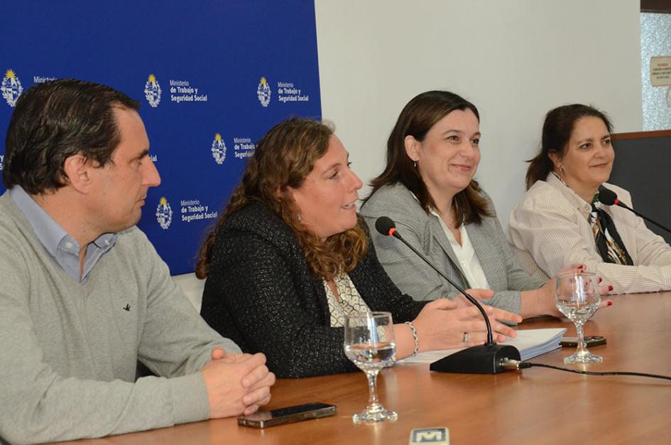 Bienvenida a pasantes de relaciones laborales Bienvenida a pasantes de relaciones laborales