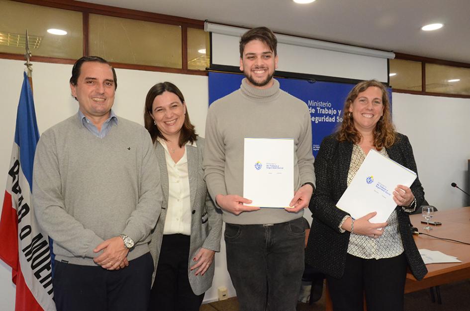 Bienvenida a pasantes de relaciones laborales Bienvenida a pasantes de relaciones laborales