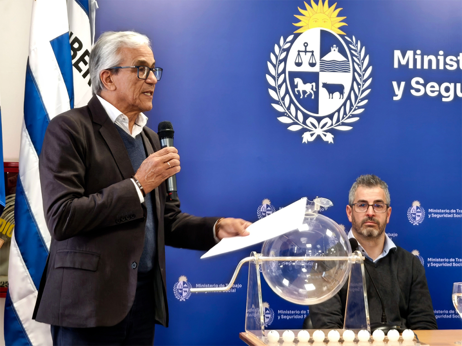 Se realizó el sorteo de la primera edición del programa Uruguay Impulsa Ministro Juan Castillo en sorteo de puestos de Uruguay Impulsa