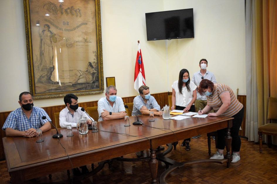 Convenio IDF-MTSS, DINAE Autoridades y emprendedores en la actividad en la intendencia