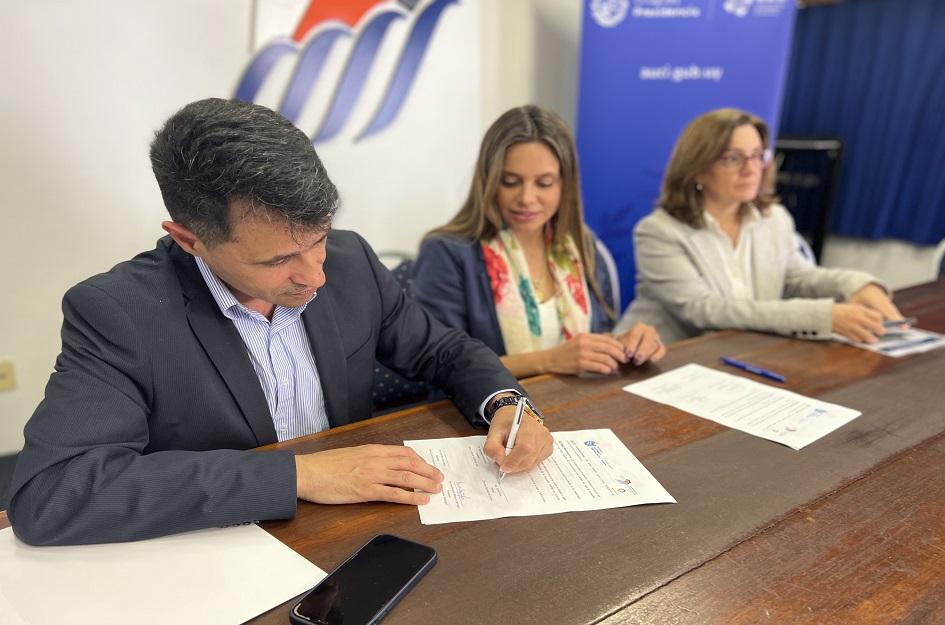 Proyecto Mujeres en el Sector Tecnologías de la Información Firma de convenio