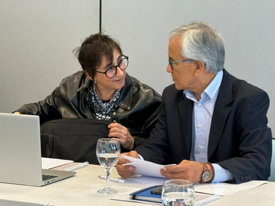 Ministro Castillo participó en Segunda Reunión de la Junta de Cuidados Presidenta del BPS, Jimena Pardo, con el ministro Juan Castillo