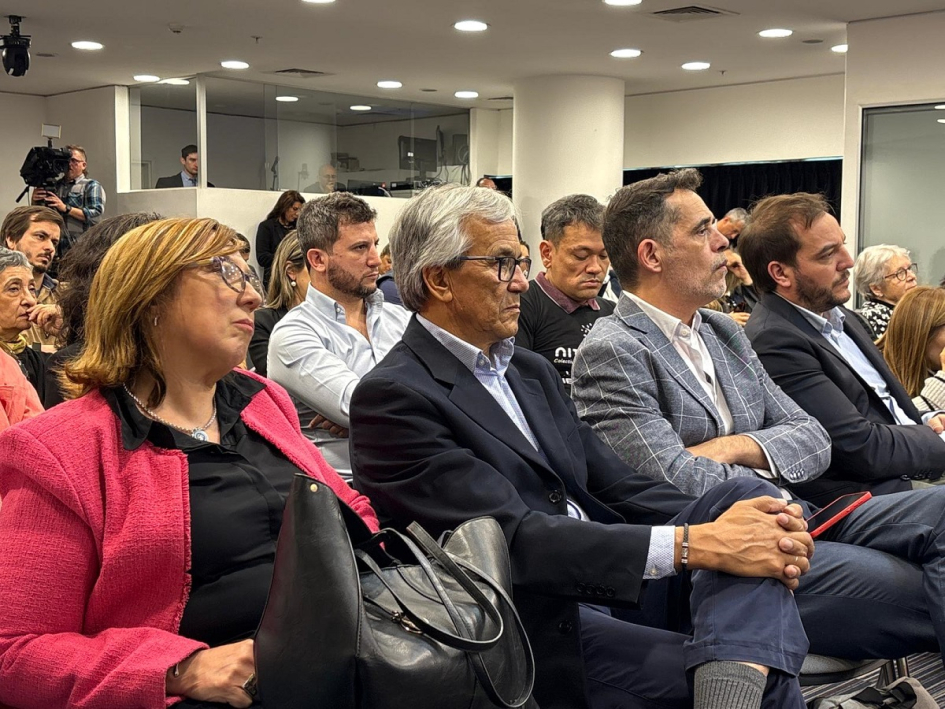 Ministro Castillo participó en Segunda Reunión de la Junta de Cuidados Conferencia de prensa Junta Nacional de Cuidadosidados