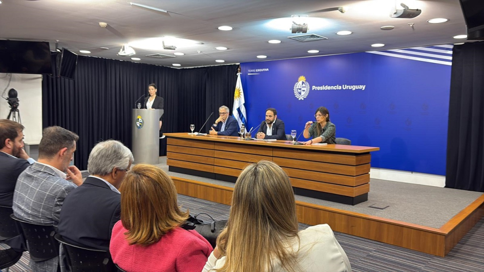 Ministro Castillo participó en Segunda Reunión de la Junta de Cuidados Conferencia de prensa Junta Nacional de Cuidados