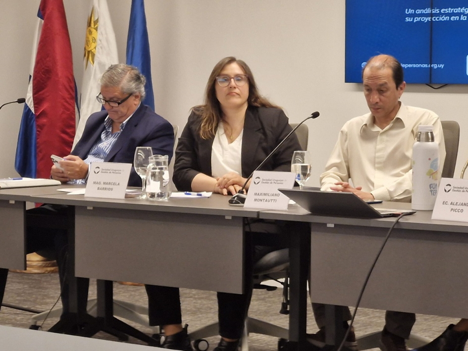 Barrios destacó avances, desafíos y nuevas perspectivas del trabajo en la undécima ronda salarial Barrios destacó avances, desafíos y nuevas perspectivas del trabajo en la undécima ronda salarial