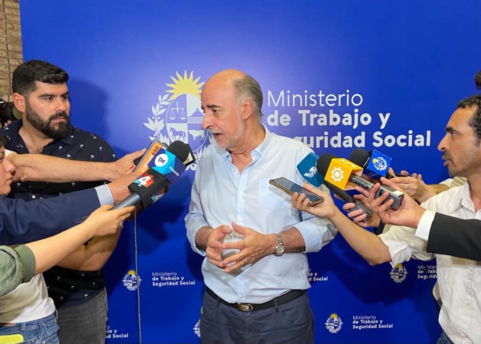 Mieres durante rueda de prensa