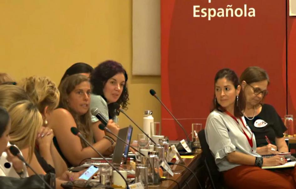 Simposio Iberoamericano sobre Cuidados y Trabajo Doméstico Remunerado La directora y demás exponentes