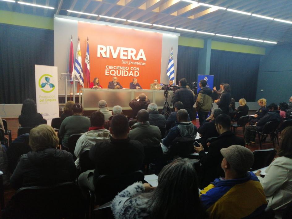 Continúan actividades de difusión de la Ley de Promoción del Empleo en el interior del país Conferencia en Rivera