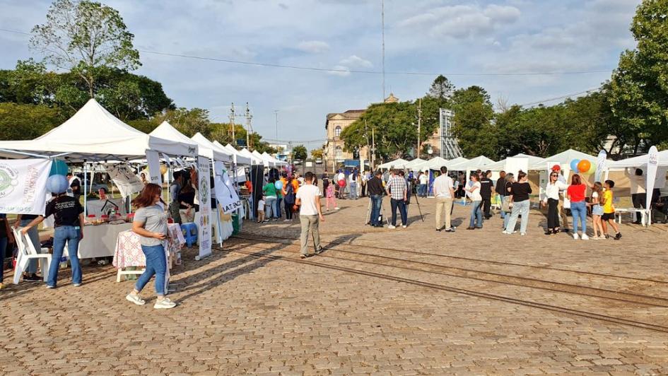 Muestra cooperativa en Salto Muestra cooperativa en Salto