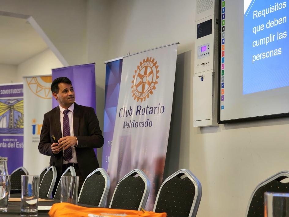 Pérez presentó Ley de Promoción del Empleo, en actividad del programa Sembrando Pue Pérez en su presentación