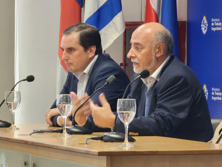 Autoridades del MTSS recibieron a 30 nuevos pasantes de Relaciones Laborales Mieres y Daverede