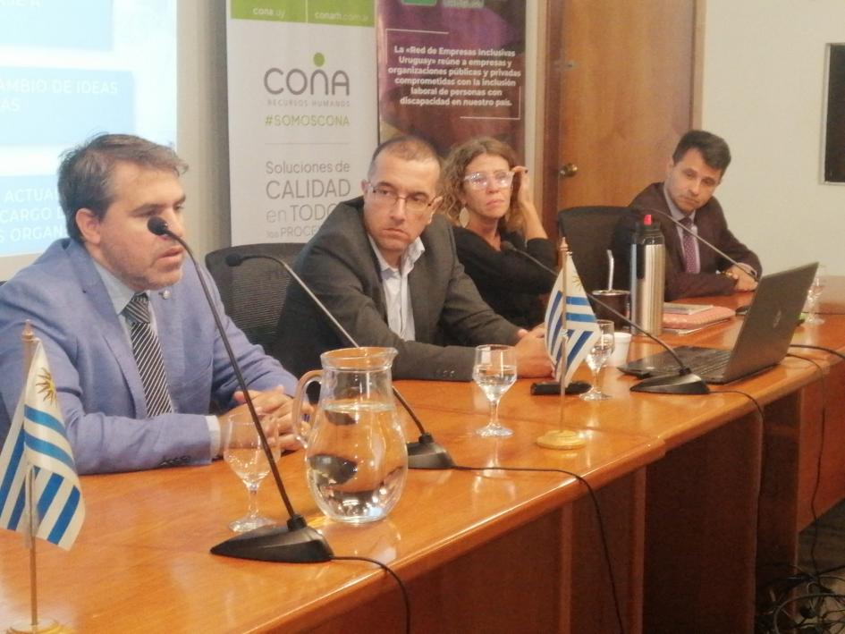 7.a edición de Empleabilidad y Mercado de Trabajo en el Uruguay de 2023 Pérez con demás expositores
