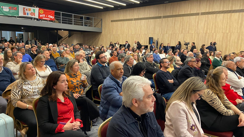 Barretto participó en actividad por 20 años de la negociación colectiva en el sector público Público presente