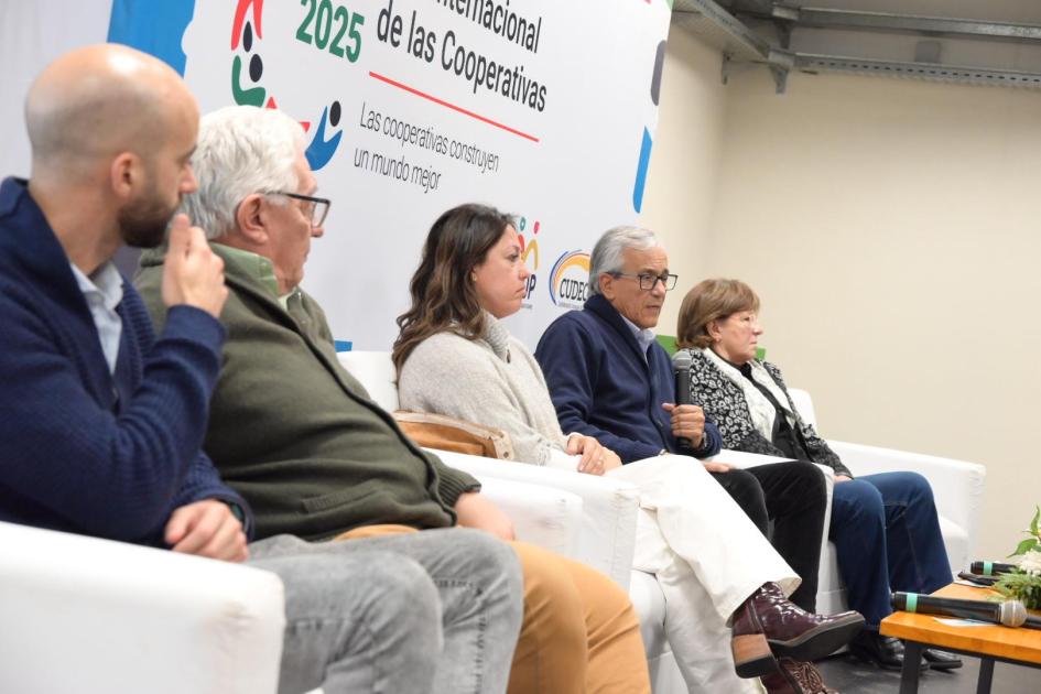 Celebración por Día Internacional de las Cooperativas Autoridades