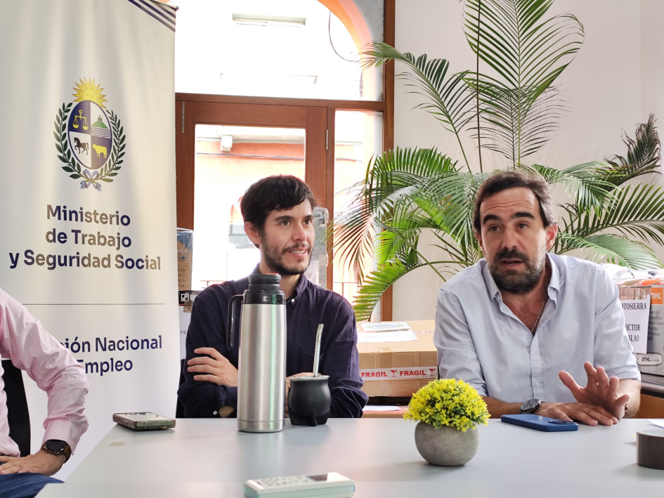 Director de Empleo Federico Araya participó en entrega de Proyectos de Inversión Productiva en Rocha Mesa con autoridades