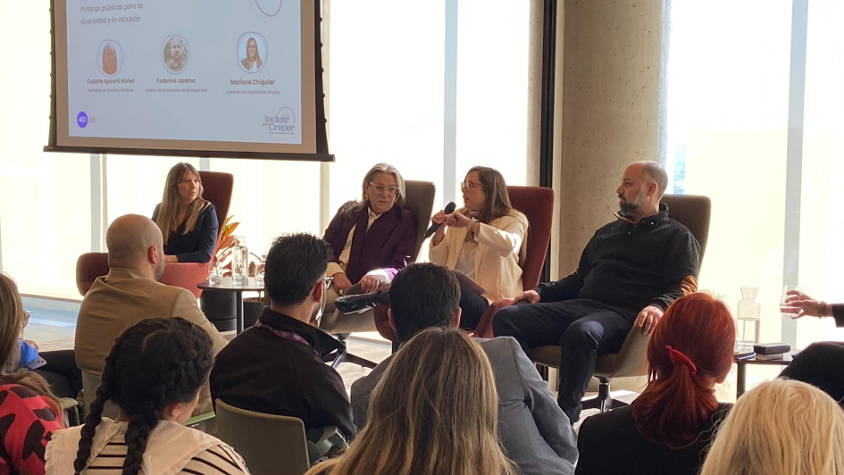 Subdirectora de Empleo Chiquiar expuso en encuentro sobre inclusión en organizaciones y empresas Chiquiar durante su exposición más público