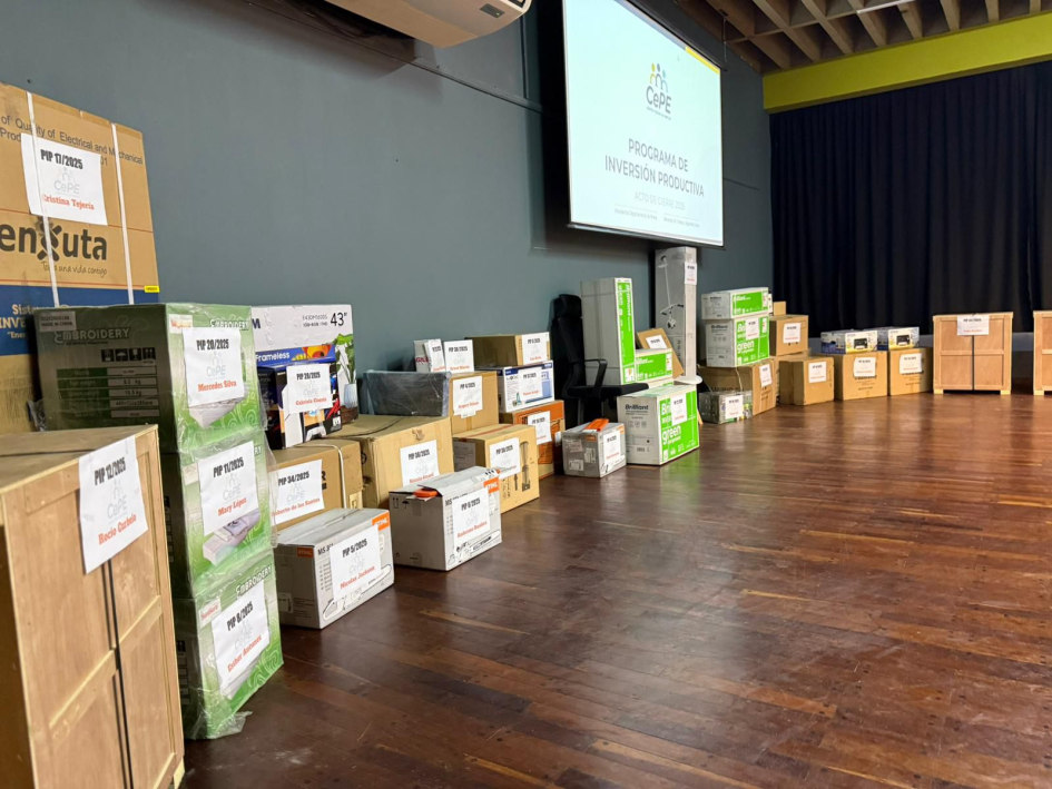 Proyectos de Inversión Productiva en Rivera Imagen de las cajas con los insumos a entregar