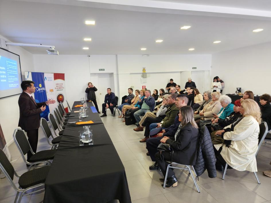 Pérez presentó Ley de Promoción del Empleo, en actividad del programa Sembrando Pue Autoridades más público presente