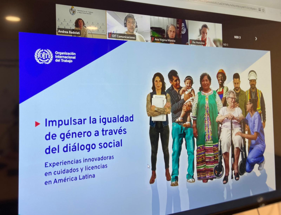 Pantalla de la transmisión del evento virtual