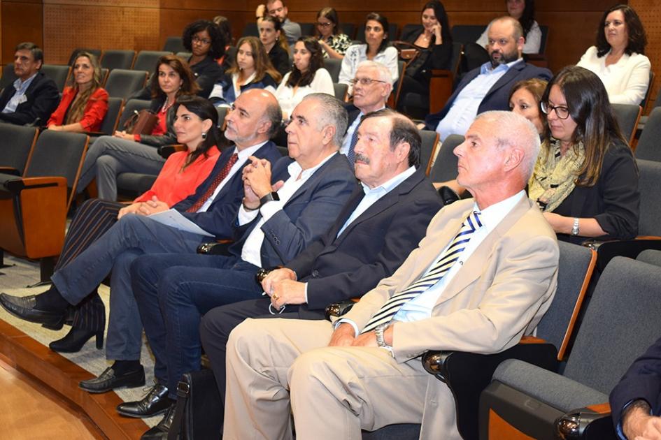Celebración de los 50 años de la Asociación de Gestión Humana Mieres junto a participantes del evento