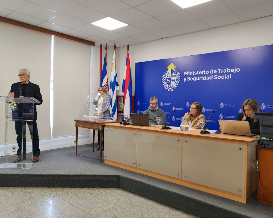 Sorteo de la segunda edición de Uruguay Impulsa: Más de 5.500 personas accederán a trabajo y capacit Ministro Juan Castillo en la apertura de la actividad