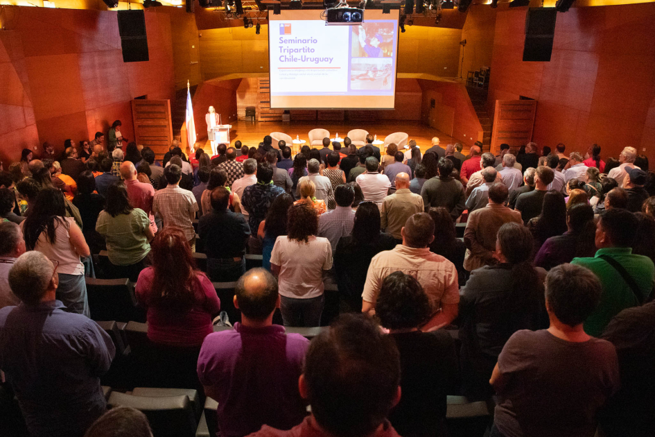 Uruguay expuso en Chile su experiencia de negociación colectiva y diálogo social en la construcción Uruguay expuso en Chile su experiencia de negociación colectiva y diálogo social en la construcción