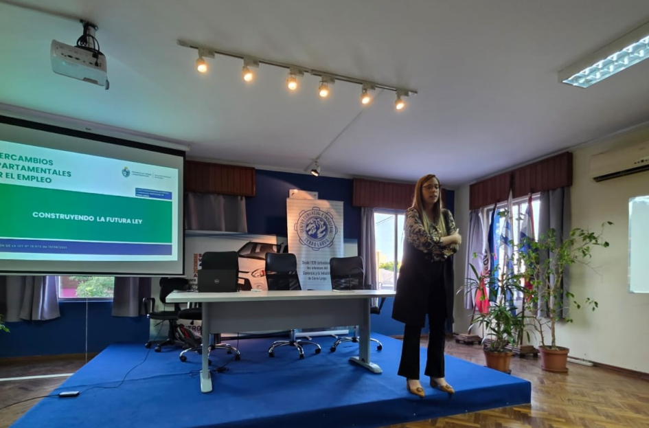 Hacia una nueva ley de Empleo en 33