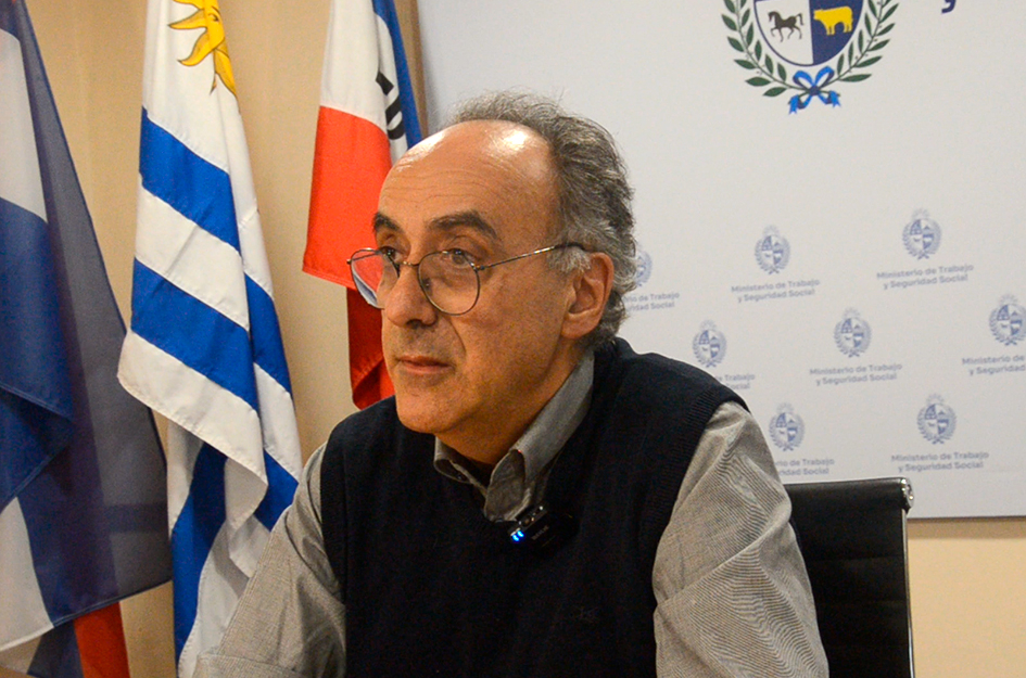Barretto: “El decreto no innova, pero completa lo que la ley dejó sin definir” Subsecretario Hugo Barretto sobre el trabajo en plataformas digitales