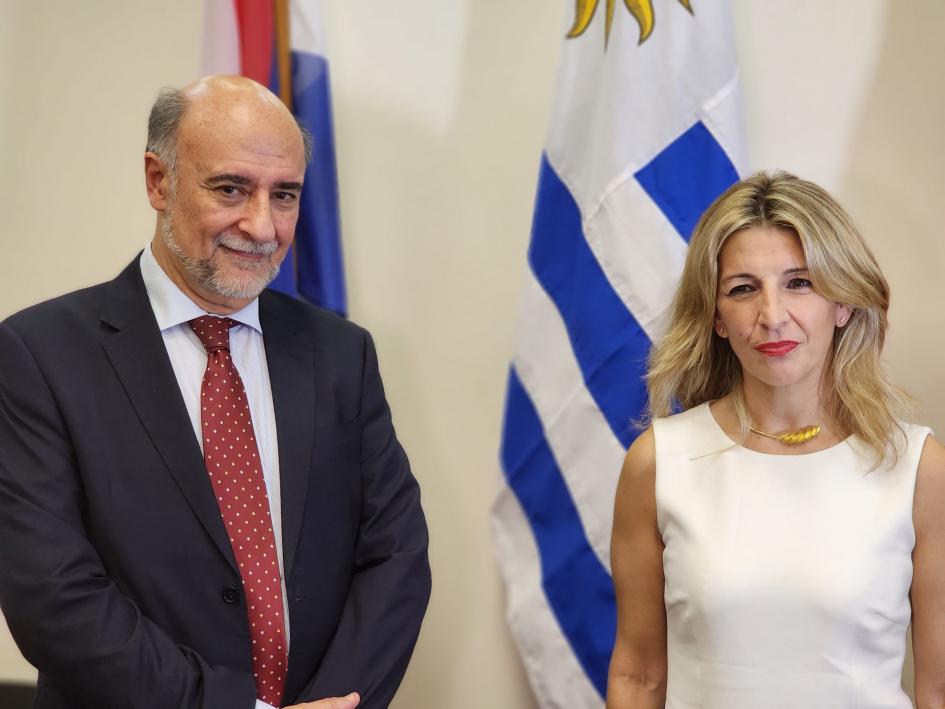 Ministro Mieres recibió a la ministra de Trabajo y Economía Social del Gobierno Español Ministro Mieres y ministra Yolanda Díaz