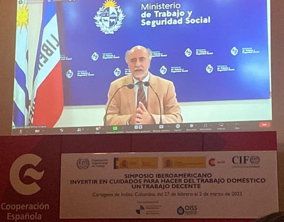 Ministro Mieres expone en simposio iberoamericano Ministro Mieres expone en simposio iberoamericano