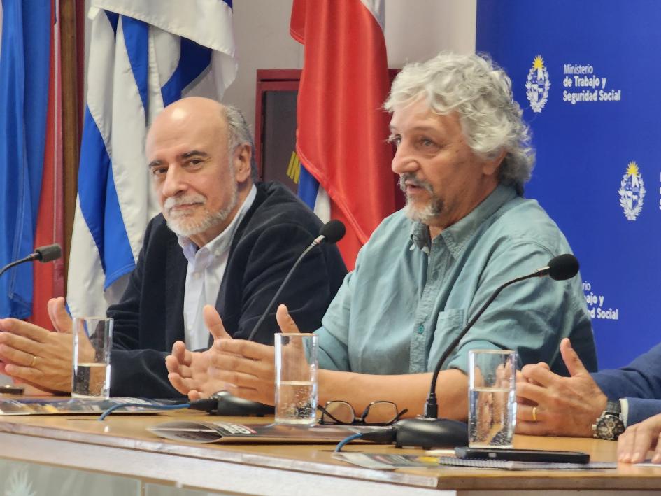 Construcción presentó campaña de prevención del uso de drogas en el ámbito laboral Mieres y Diverio durante la presentación