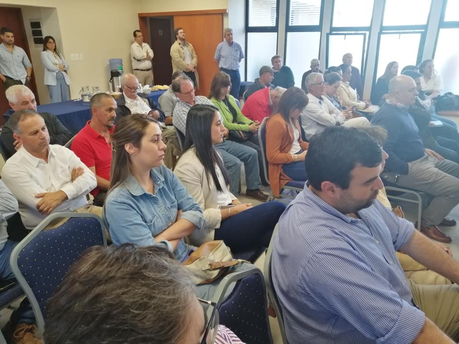 Público presente Ministro Mieres expone en Intendencia de Tacuarembó